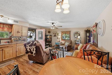 176 + 174 Oak Hollow Road Union Grove NC 28689