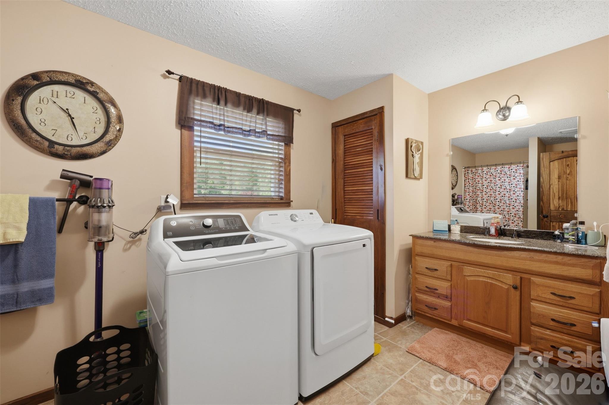 176 + 174 Oak Hollow Road Union Grove NC 28689