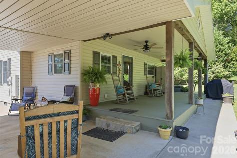 176 + 174 Oak Hollow Road Union Grove NC 28689