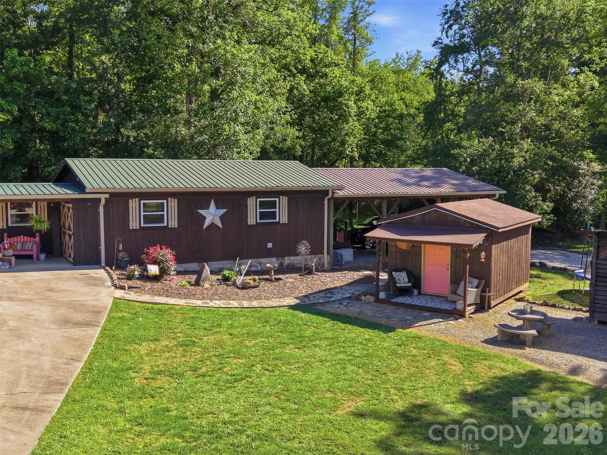 176 + 174 Oak Hollow Road Union Grove NC 28689