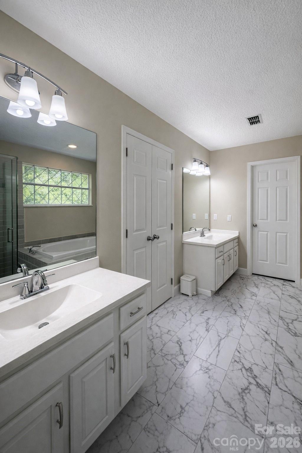7531 Woodknoll Drive Charlotte NC 28217