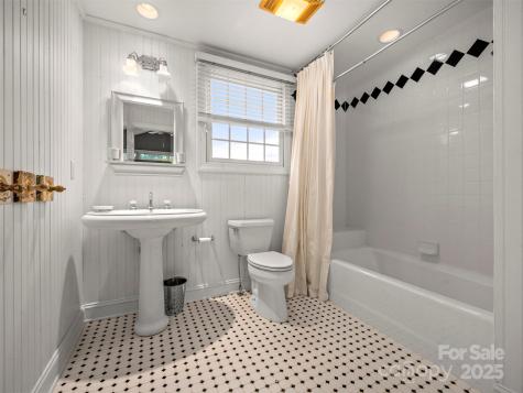 21 Wild Flower Hollow Hendersonville NC 28739