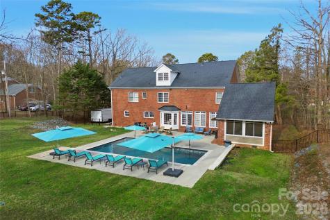 4425 Glen Oaks Drive Matthews NC 28104