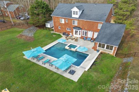 4425 Glen Oaks Drive Matthews NC 28104