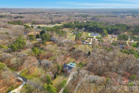 4425 Glen Oaks Drive Matthews NC 28104