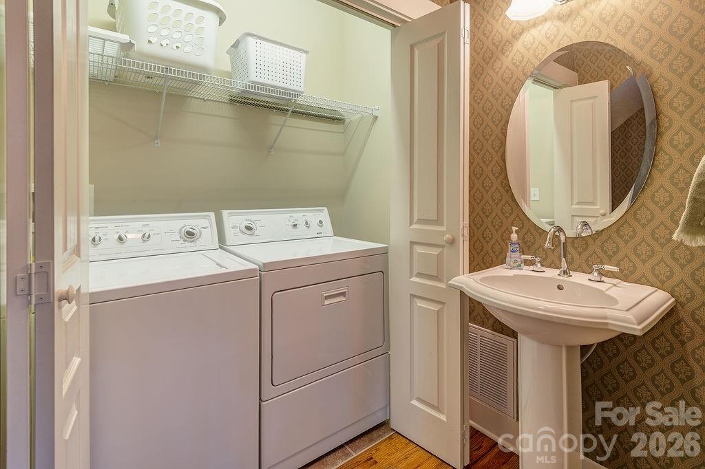 4 Olde Cottage Lane Asheville NC 28803