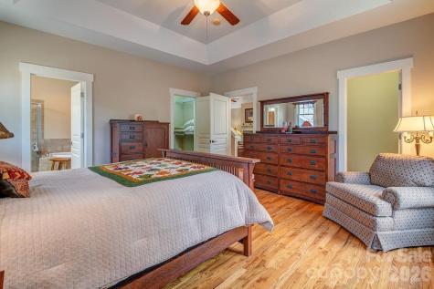 4 Olde Cottage Lane Asheville NC 28803