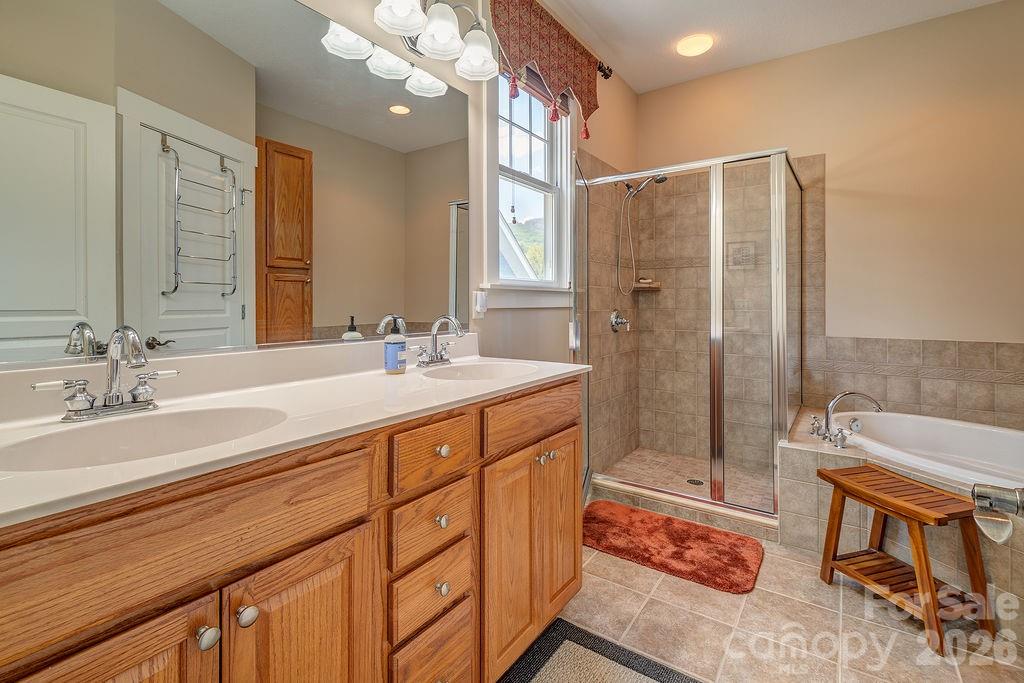 4 Olde Cottage Lane Asheville NC 28803