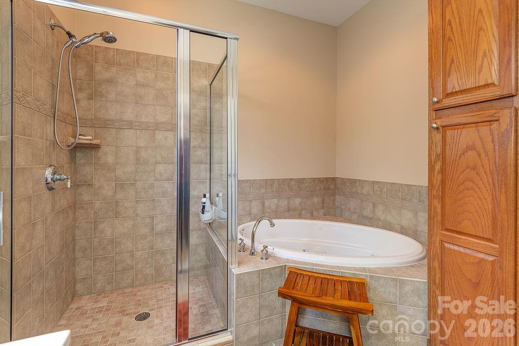 4 Olde Cottage Lane Asheville NC 28803