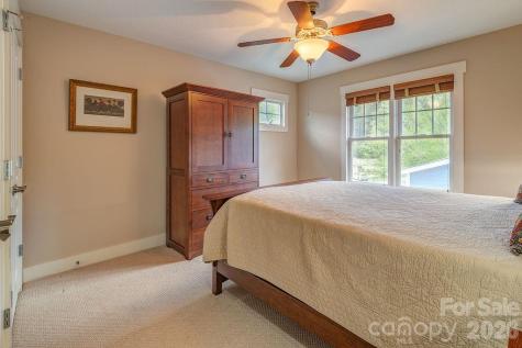 4 Olde Cottage Lane Asheville NC 28803