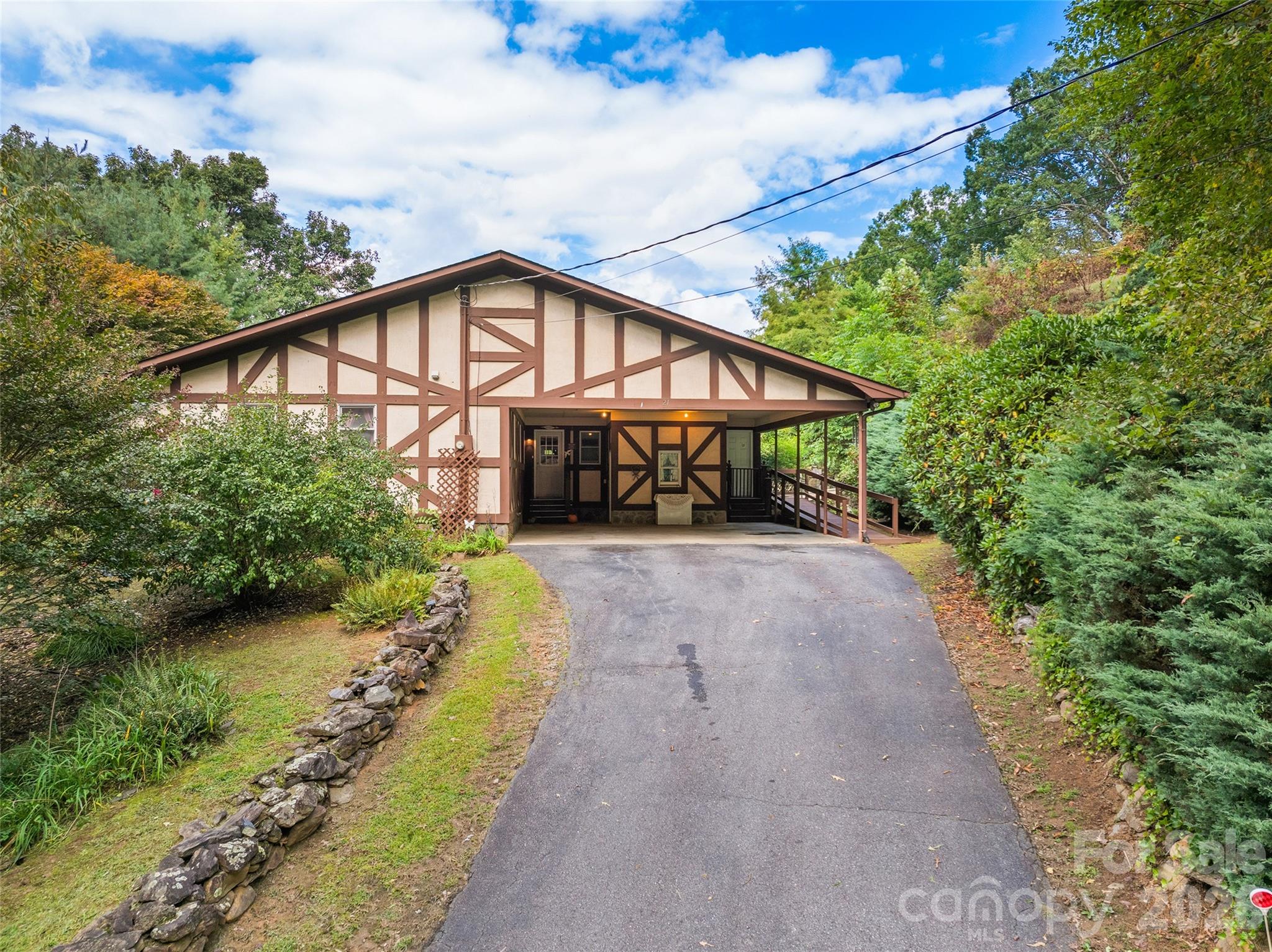 21 Gunter Drive Waynesville NC 28785