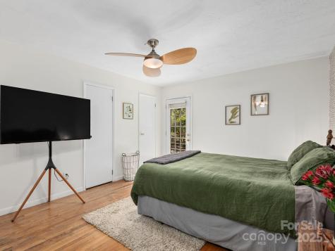 22 Waters Road Asheville NC 28805