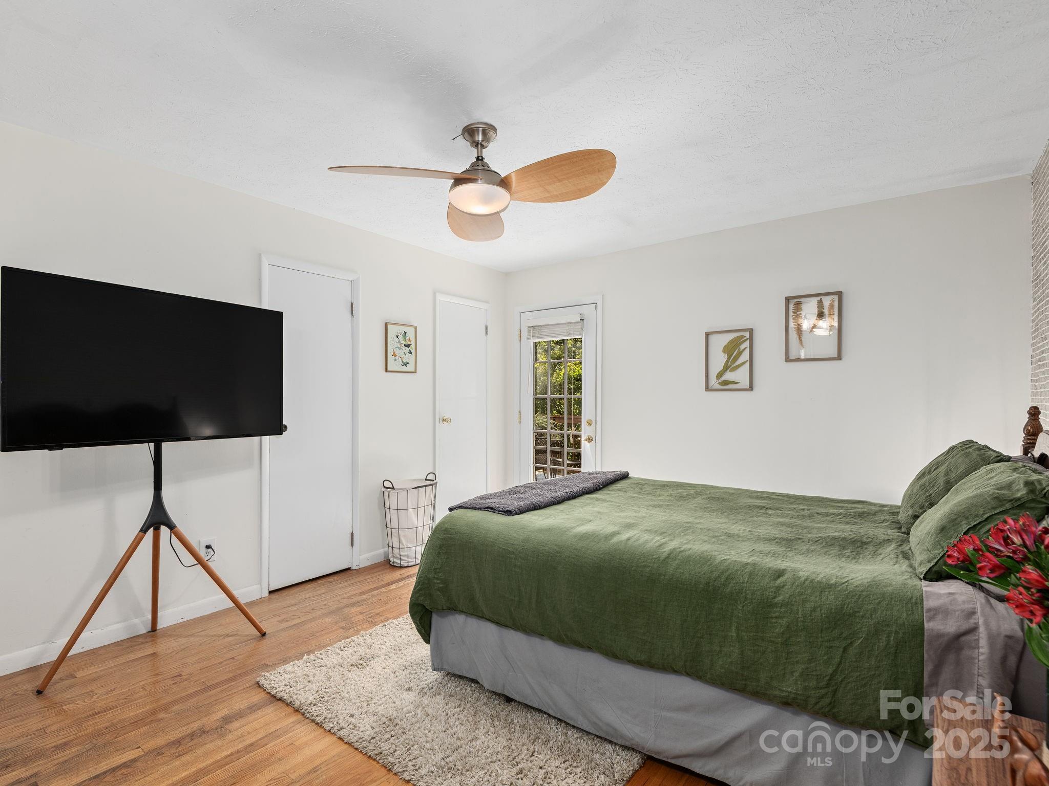 22 Waters Road Asheville NC 28805