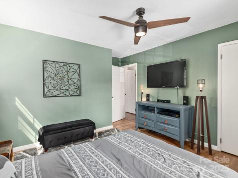 22 Waters Road Asheville NC 28805