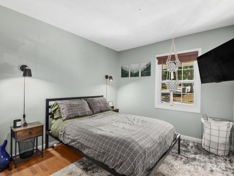 22 Waters Road Asheville NC 28805