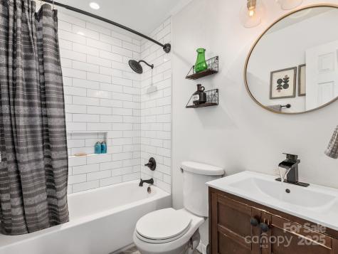 22 Waters Road Asheville NC 28805