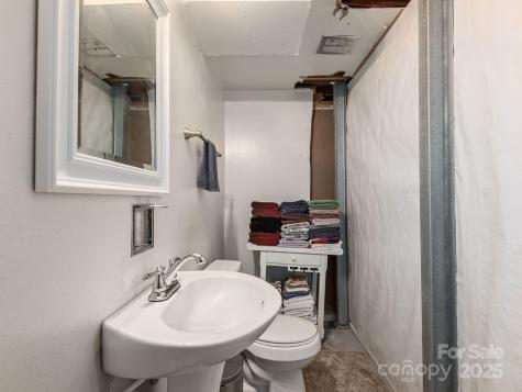 22 Waters Road Asheville NC 28805