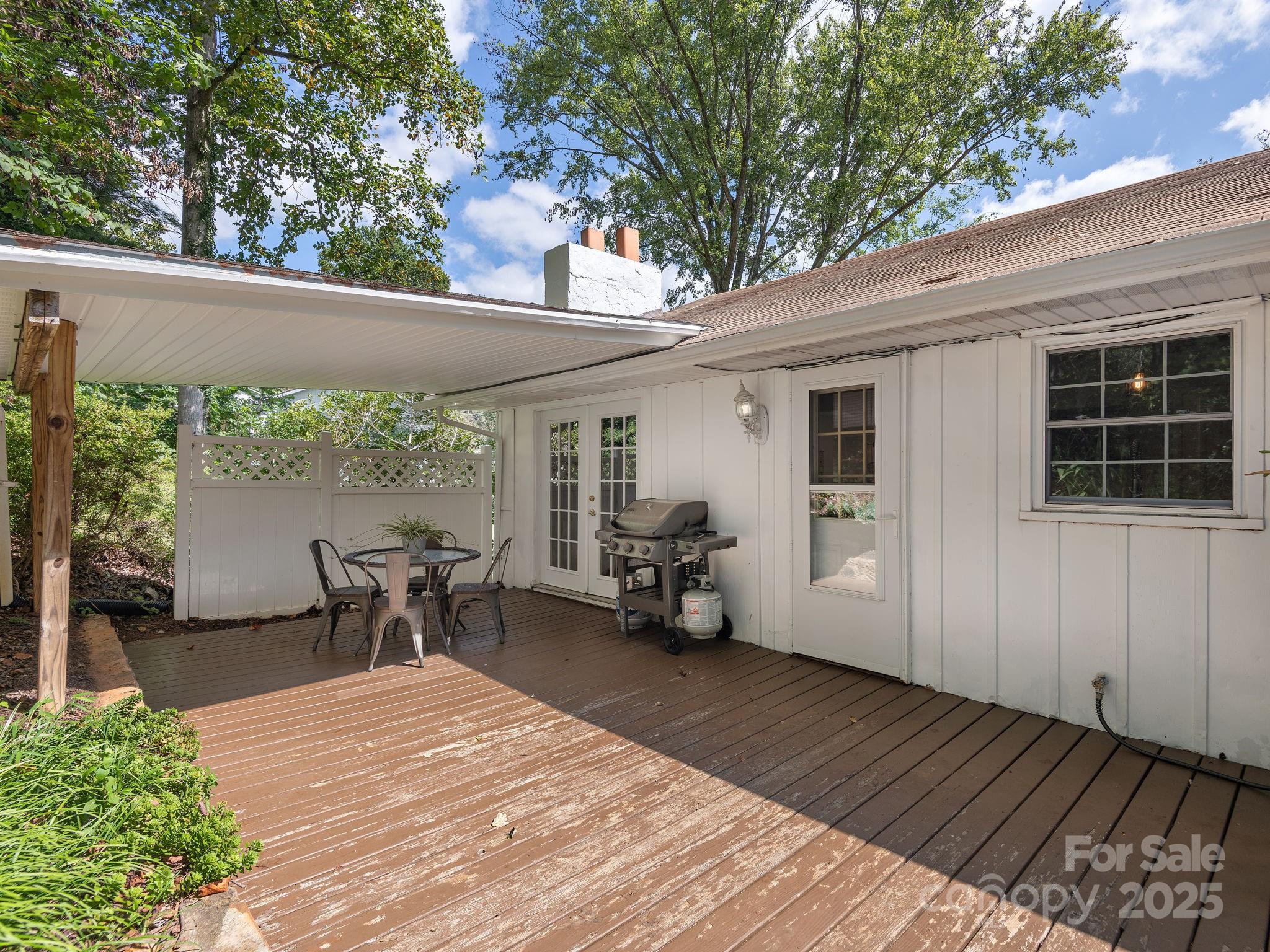 22 Waters Road Asheville NC 28805