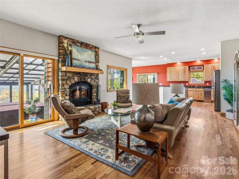 91 Great Oak Lane Fairview NC 28730