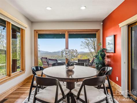 91 Great Oak Lane Fairview NC 28730