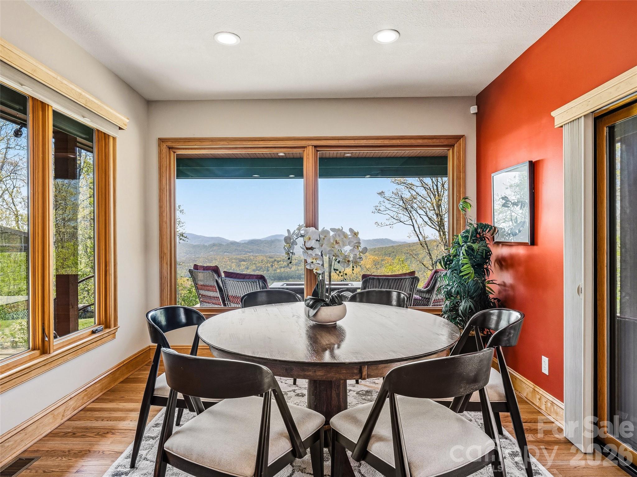 91 Great Oak Lane Fairview NC 28730
