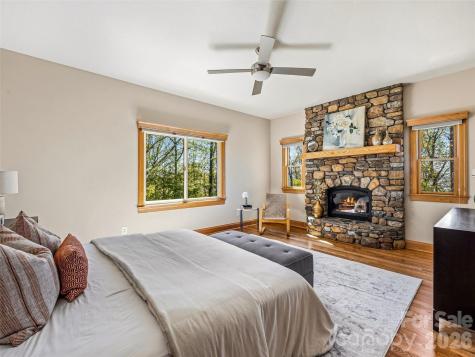 91 Great Oak Lane Fairview NC 28730