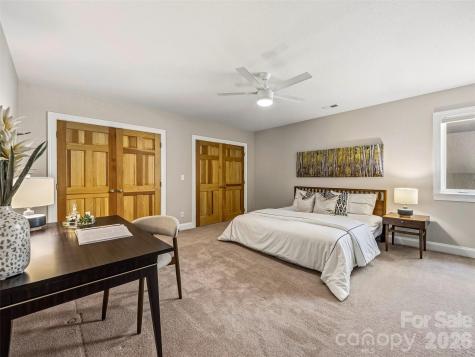 91 Great Oak Lane Fairview NC 28730