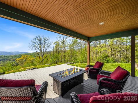 91 Great Oak Lane Fairview NC 28730