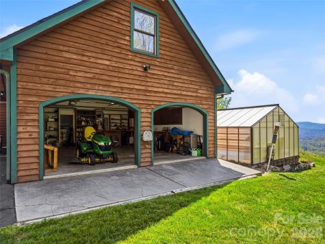 91 Great Oak Lane Fairview NC 28730