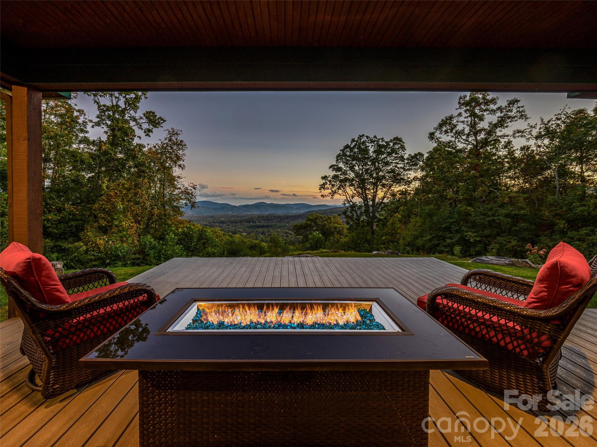 91 Great Oak Lane Fairview NC 28730