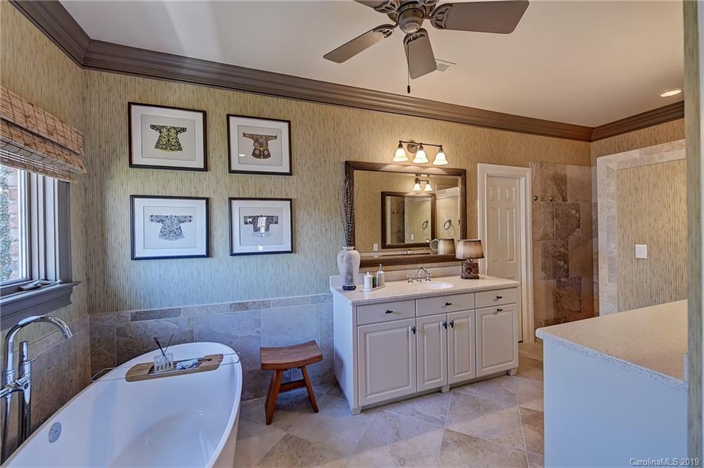 2922 Heathmoor Lane Charlotte NC 28211