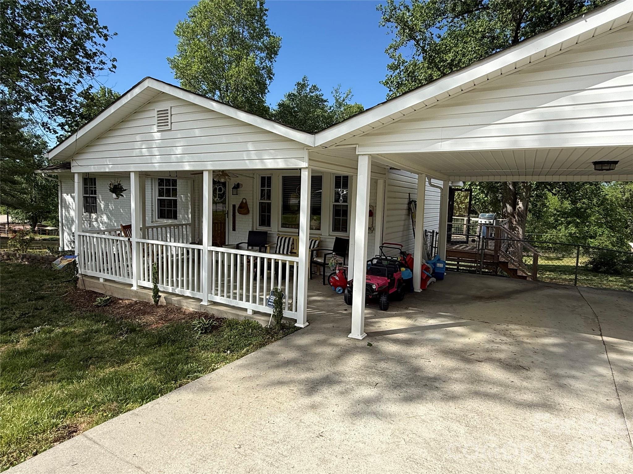 3678 Vantage Heights Circle Lenoir NC 28645