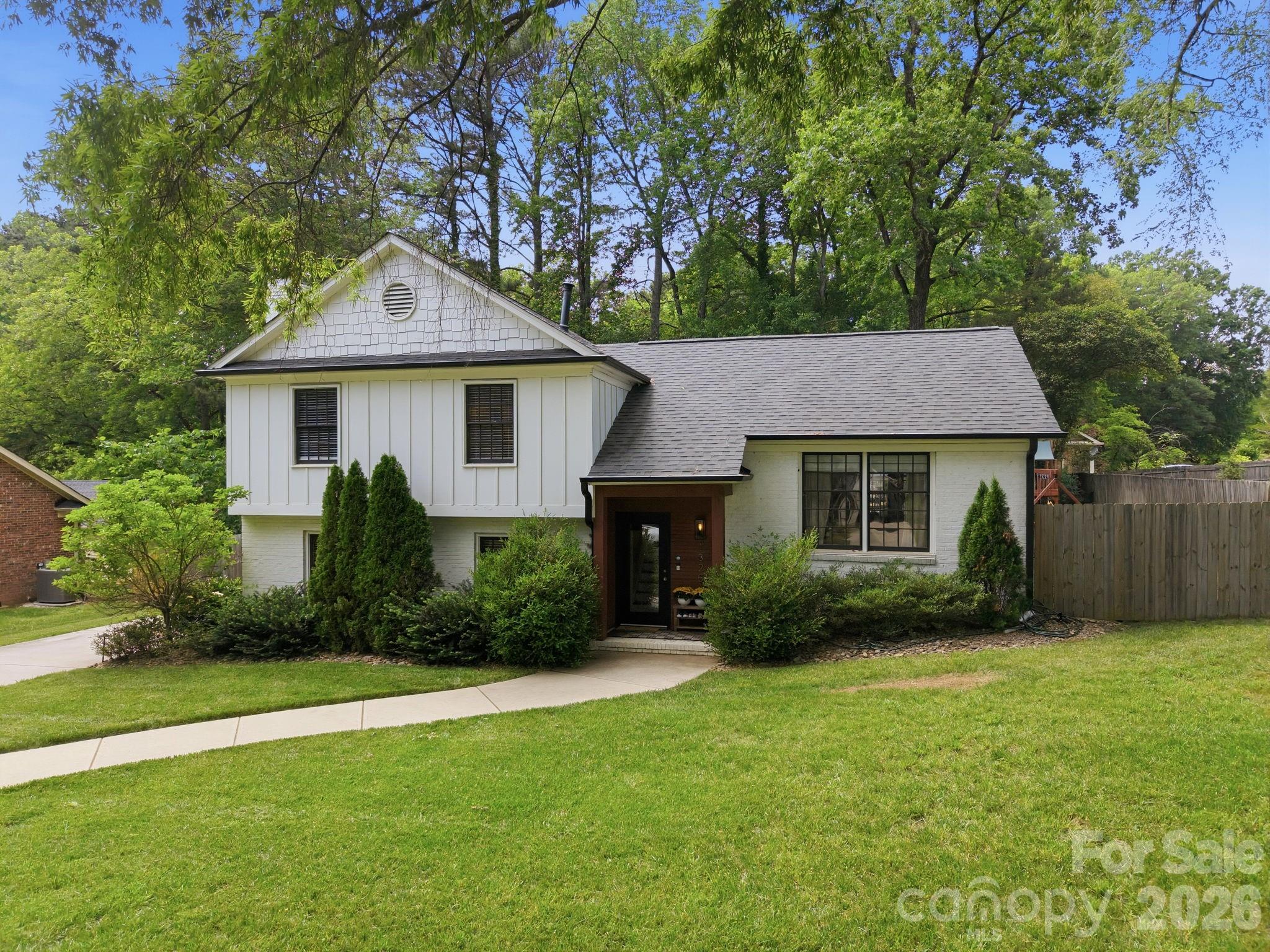 1325 Braeburn Road Charlotte NC 28211