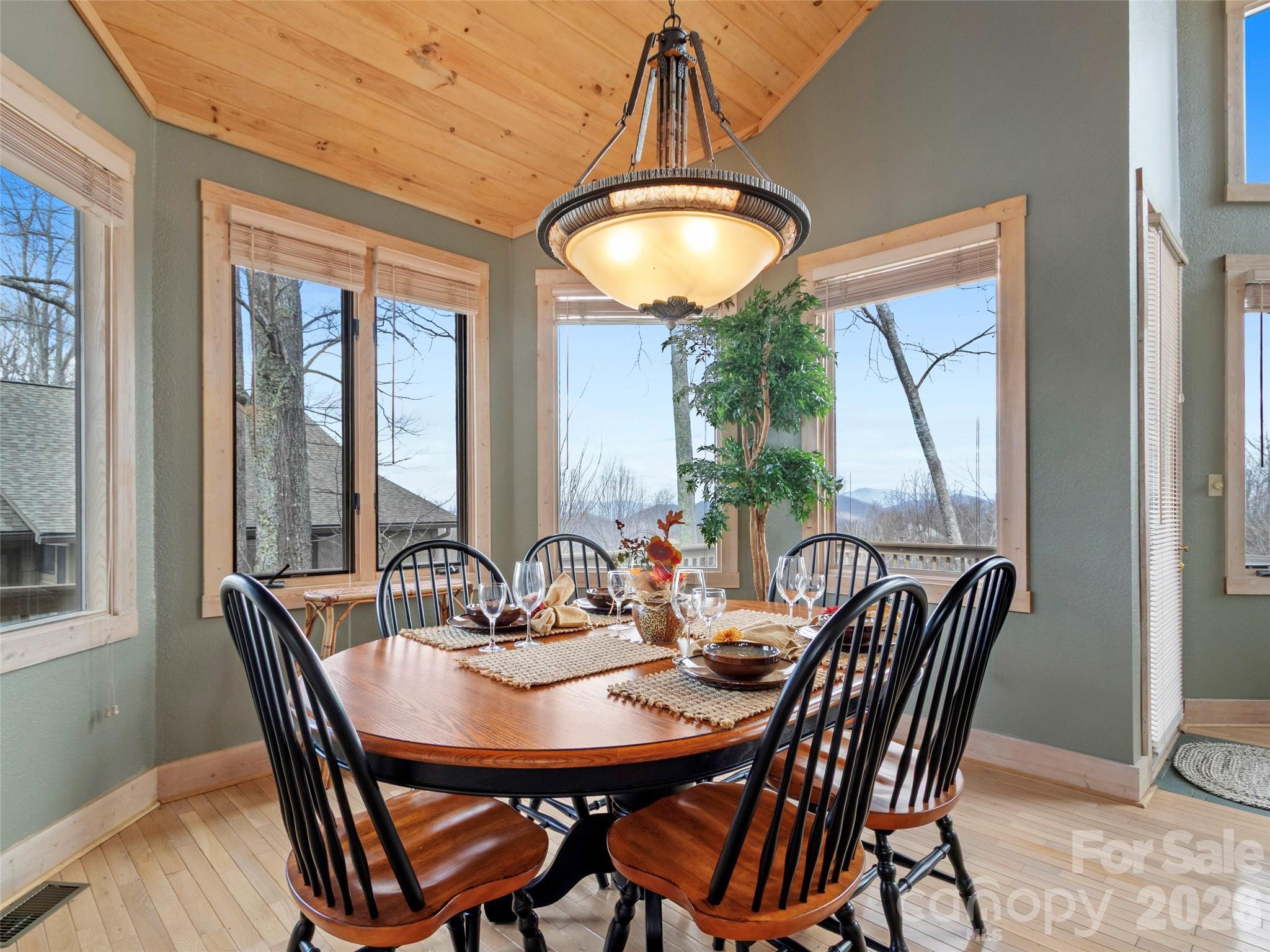 2163 Mountain Air Drive Burnsville NC 28714