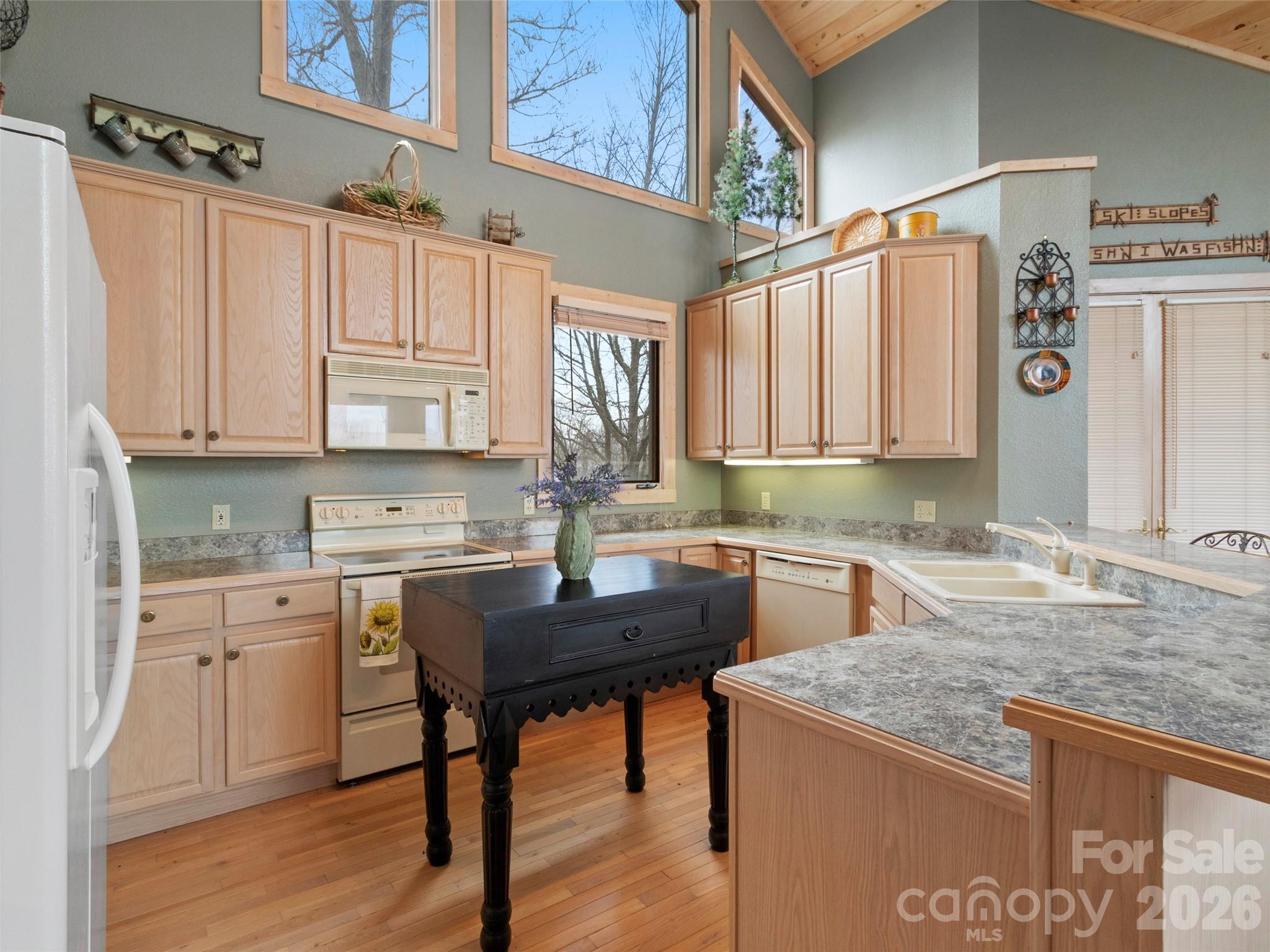 2163 Mountain Air Drive Burnsville NC 28714