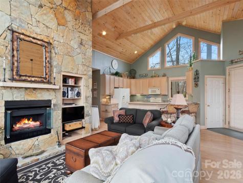2163 Mountain Air Drive Burnsville NC 28714