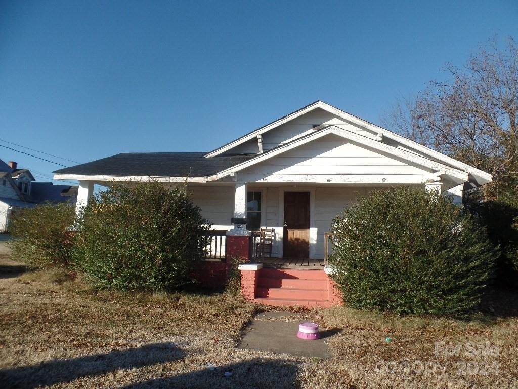22 18th Street SW Hickory NC 28602