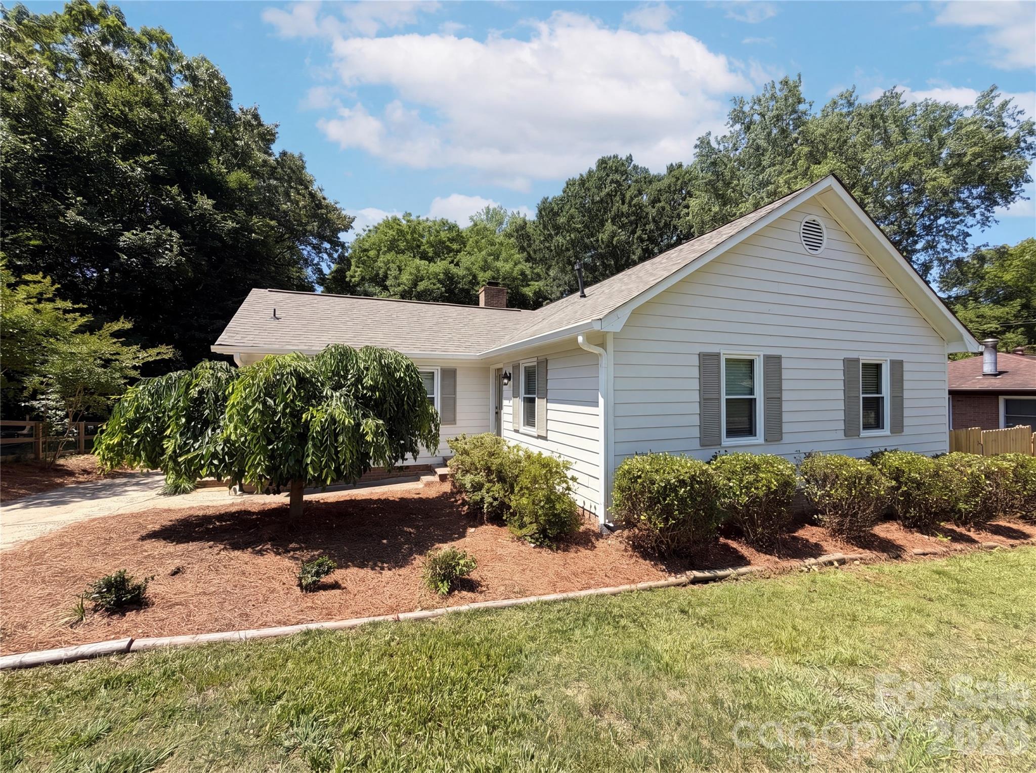 6727 Glenmoor Drive Charlotte NC 28214