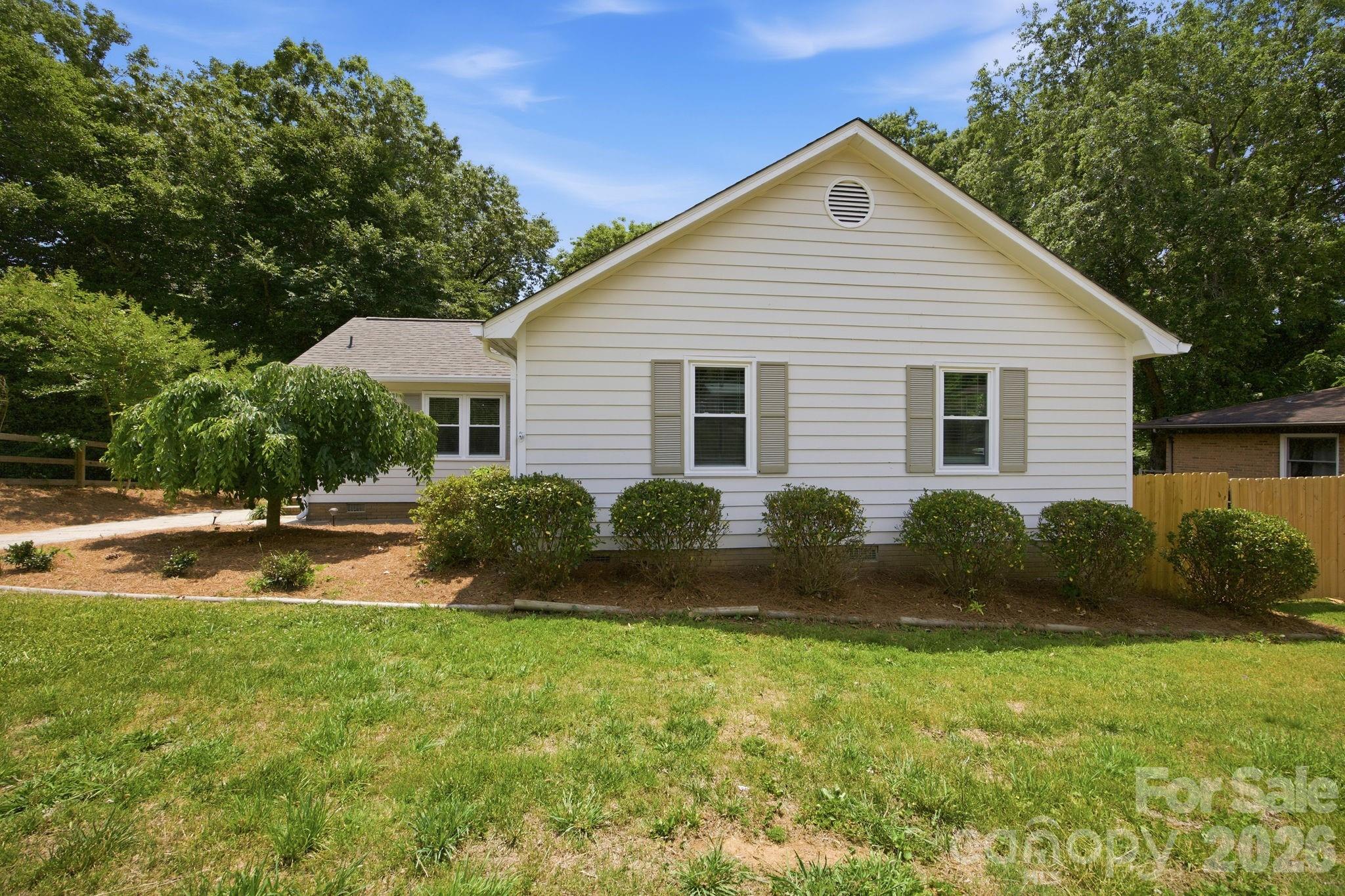 6727 Glenmoor Drive Charlotte NC 28214