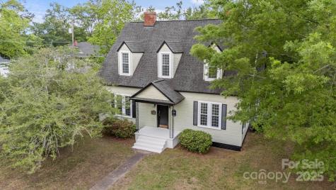 301 W Central Street Maxton NC 28364