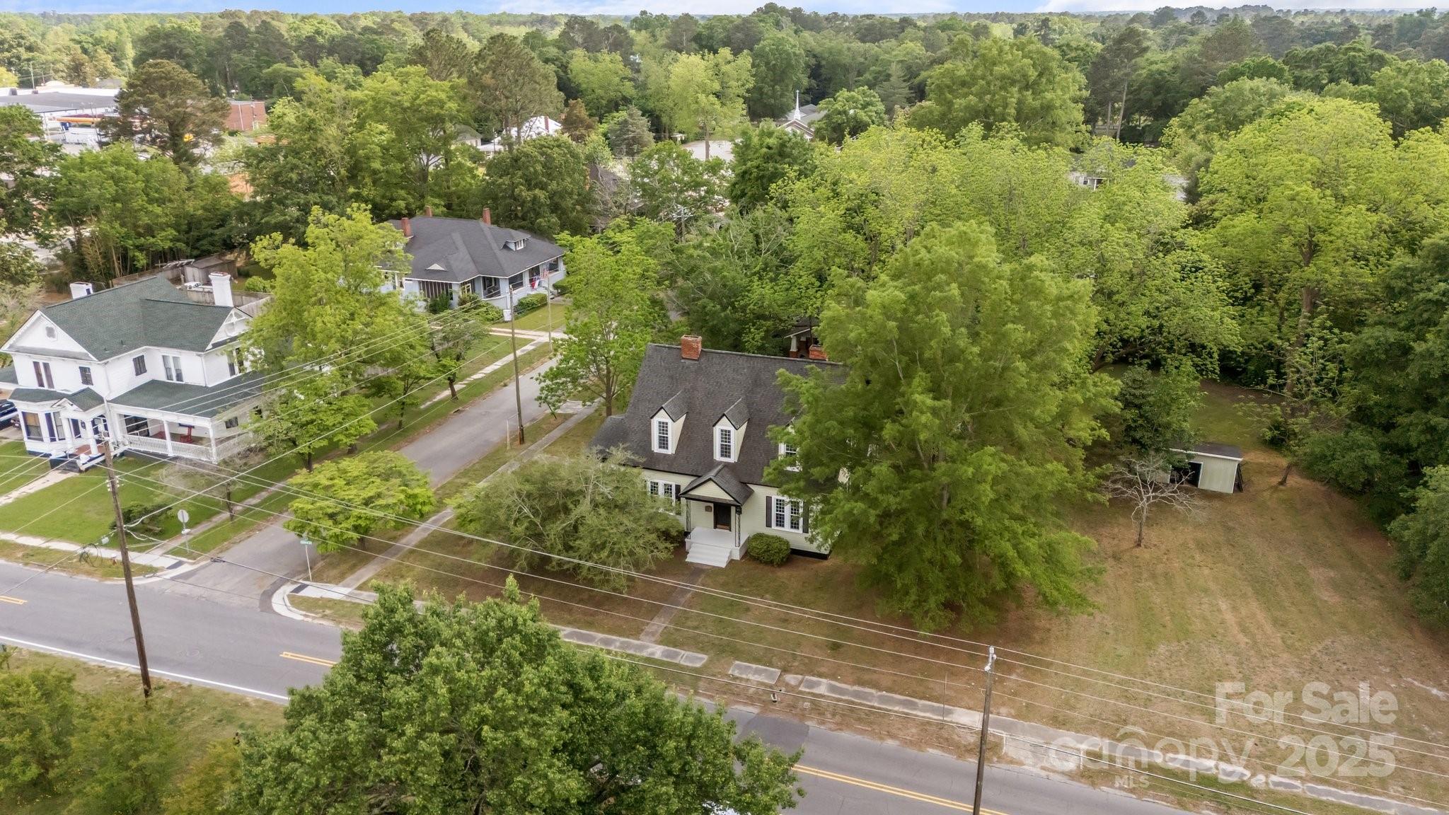 301 W Central Street Maxton NC 28364
