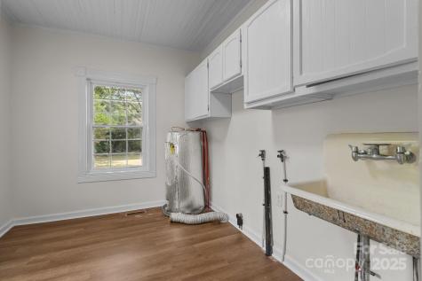 301 W Central Street Maxton NC 28364