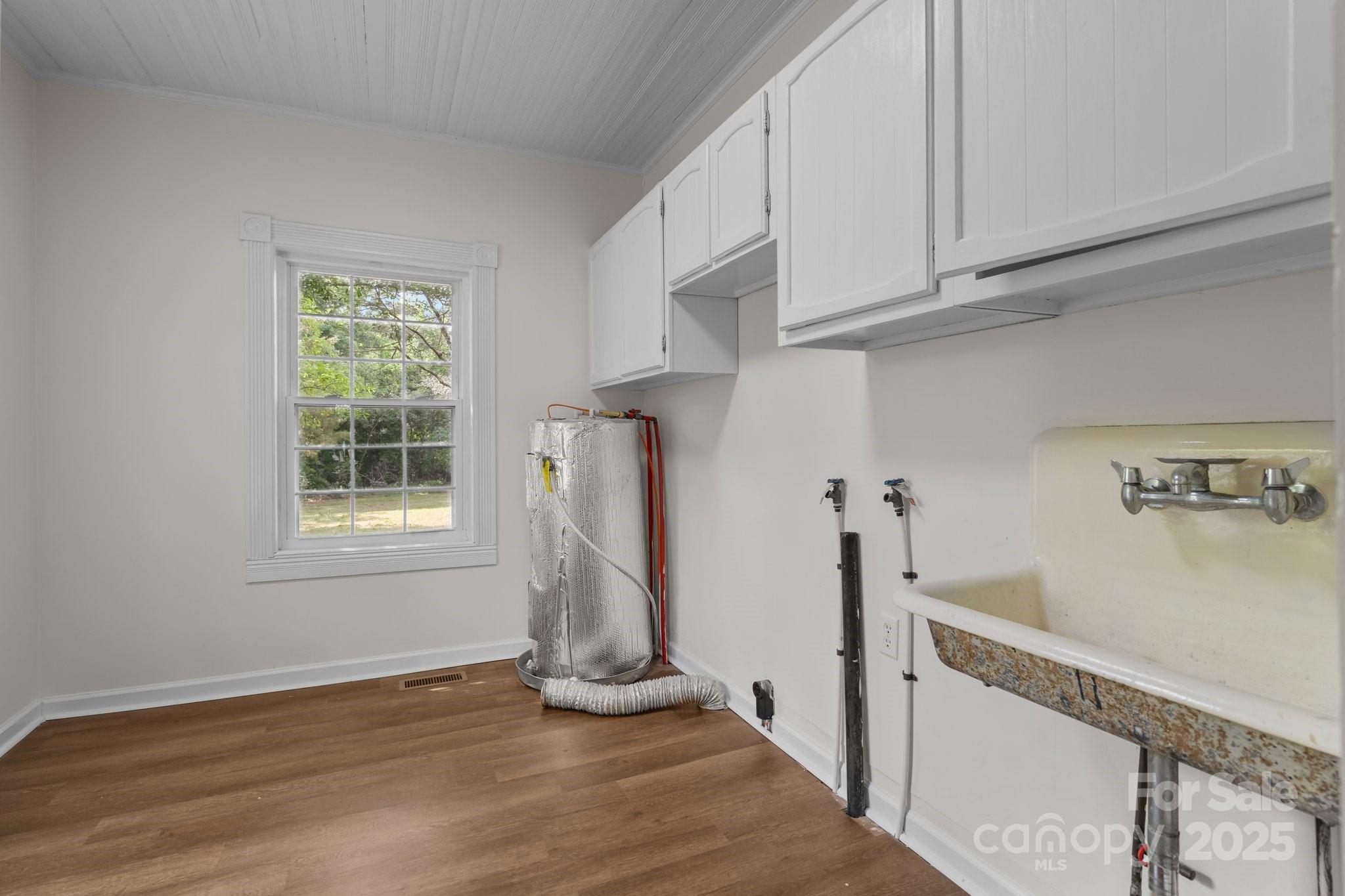 301 W Central Street Maxton NC 28364