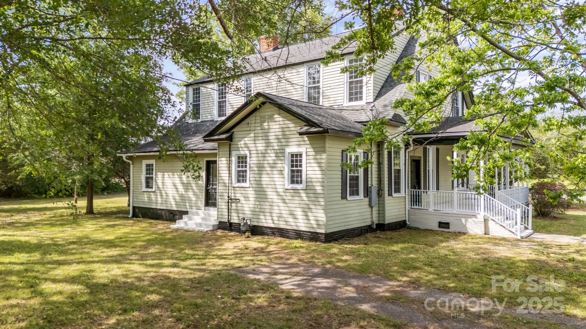 301 W Central Street Maxton NC 28364