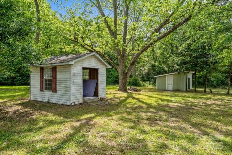 301 W Central Street Maxton NC 28364