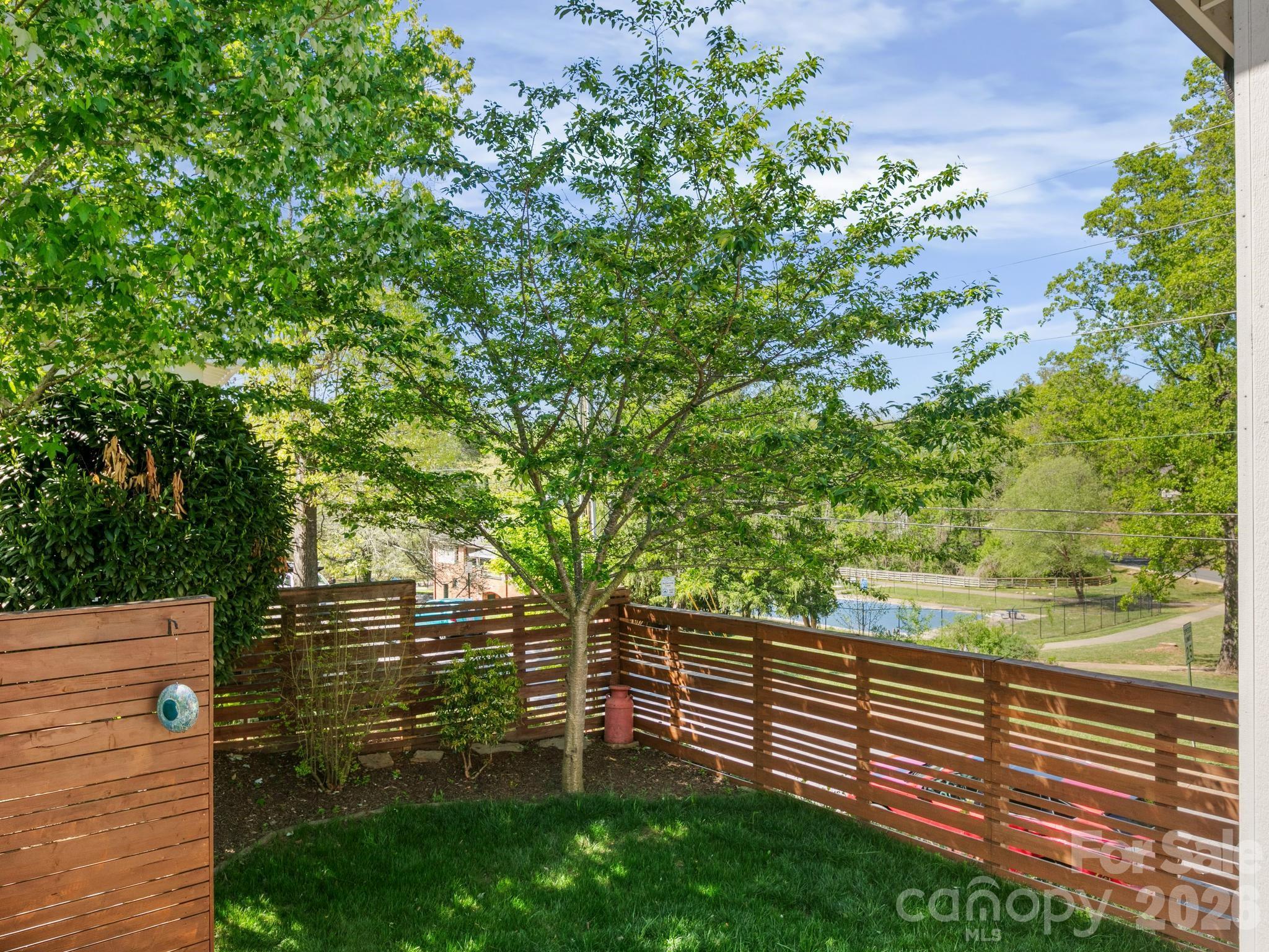46 Rumbough Place Asheville NC 28806