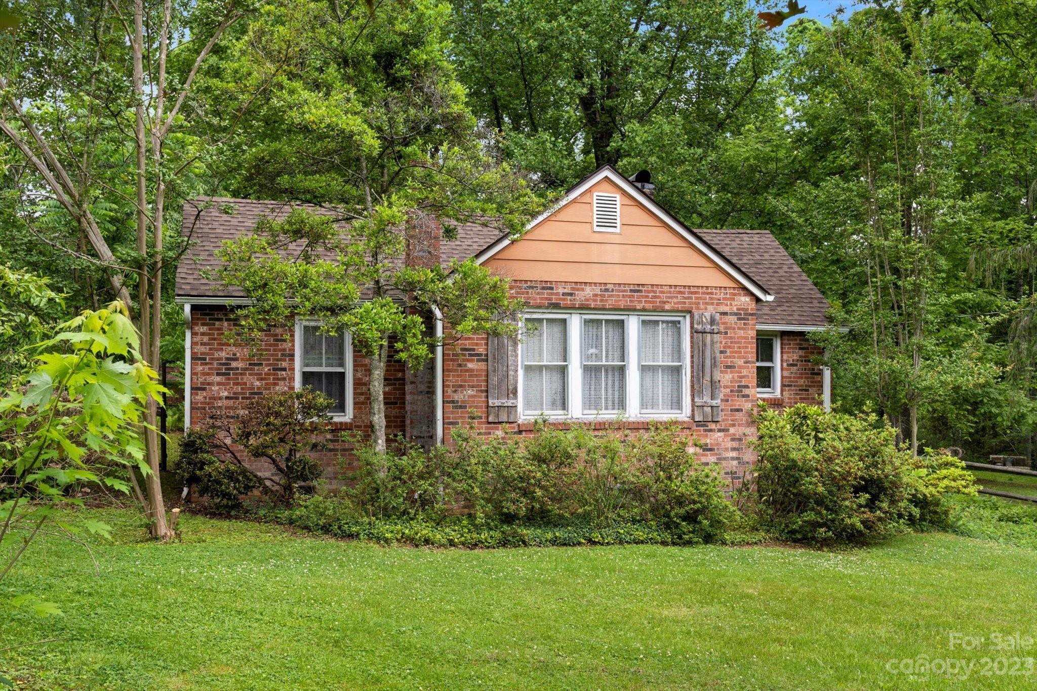 15 Windy Hill Drive Etowah NC 28729