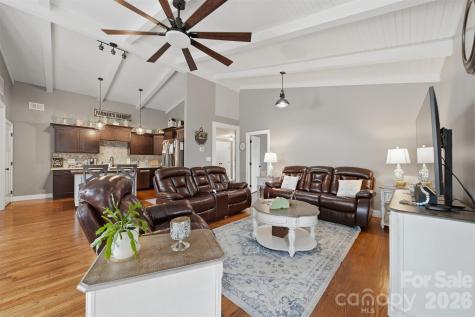 1300 Laurel Street NE Valdese NC 28690