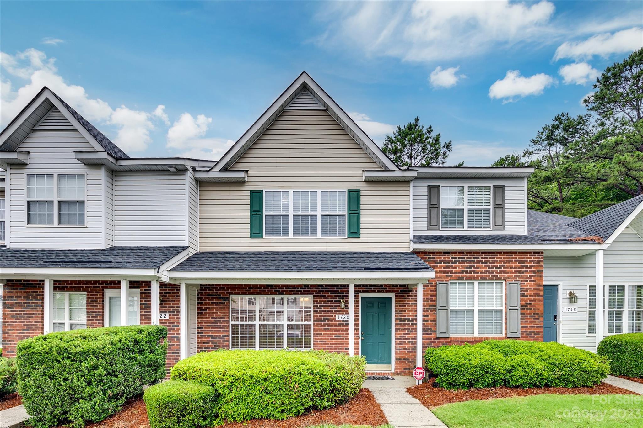 1720 Forest Side Lane Charlotte NC 28213
