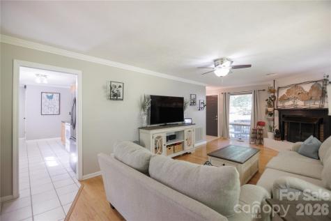 137 E Whisperwood Circle Hendersonville NC 28791